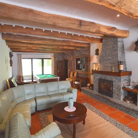 Spacious Ardennes Getaway